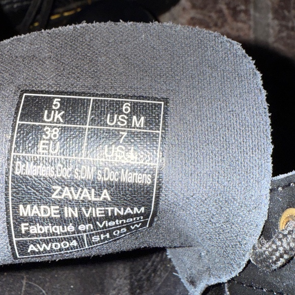 Doc Marten Boots - Women's Size 7 - Picture 2 of 6